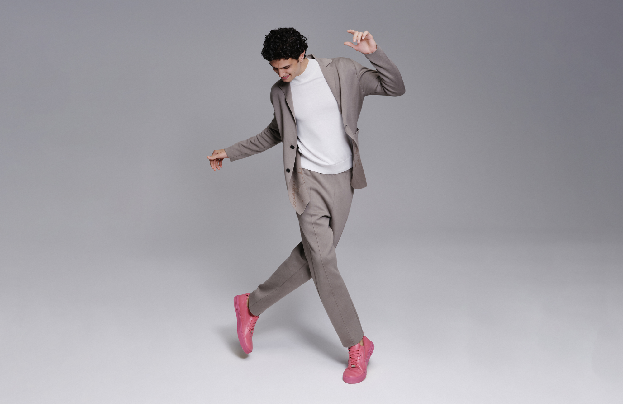 Valentine's Day 2025: Gift ideas and romantic looks