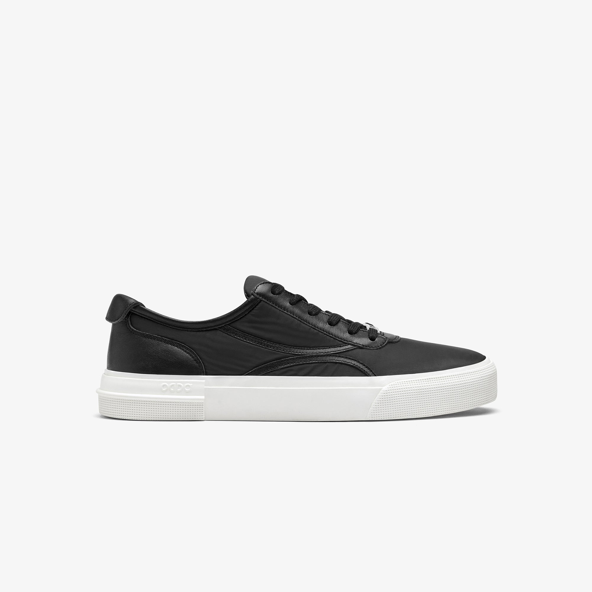 Sneakers negras elegantes unisex Untitled 4