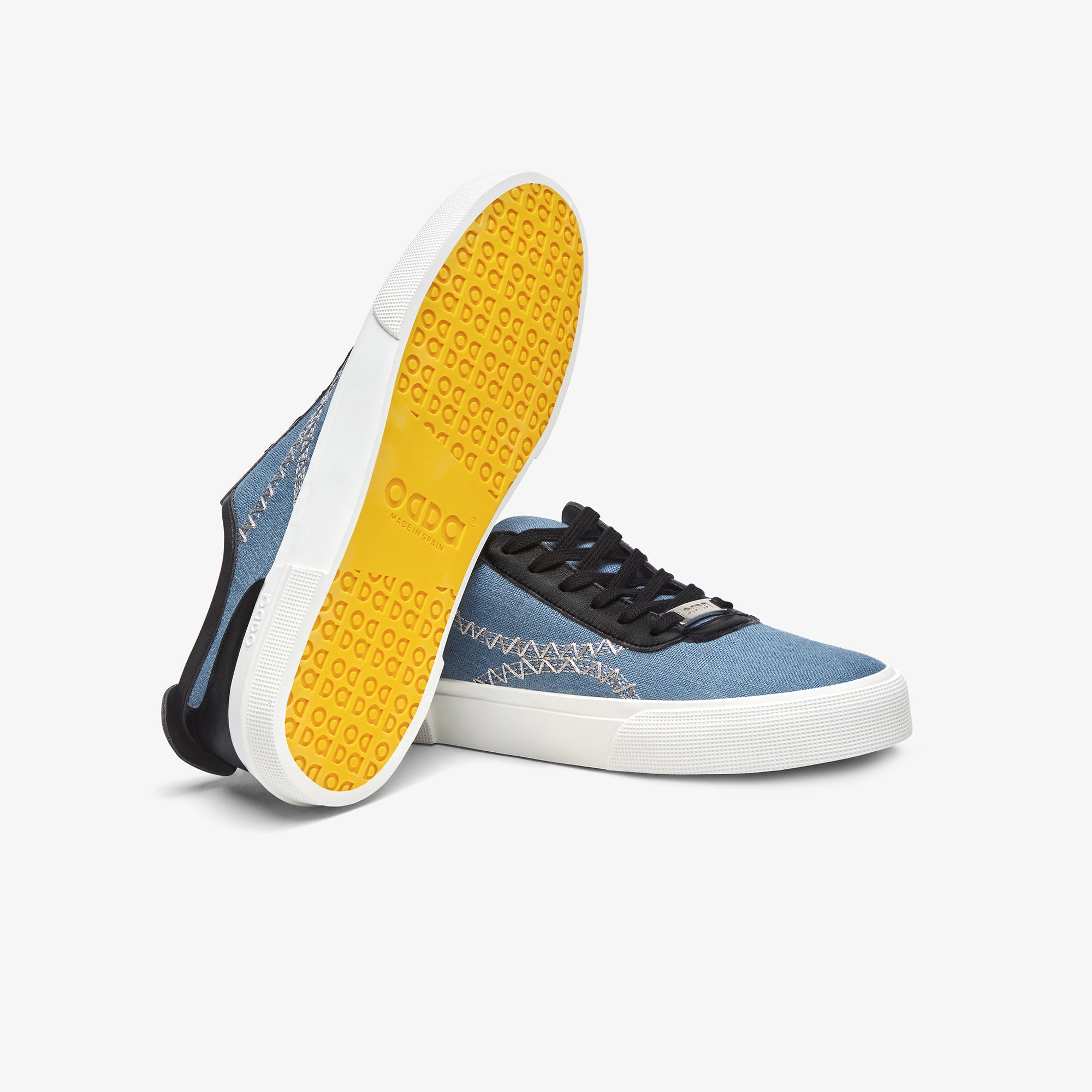 Sneakers azules y negras unisex Untitled 16 suela