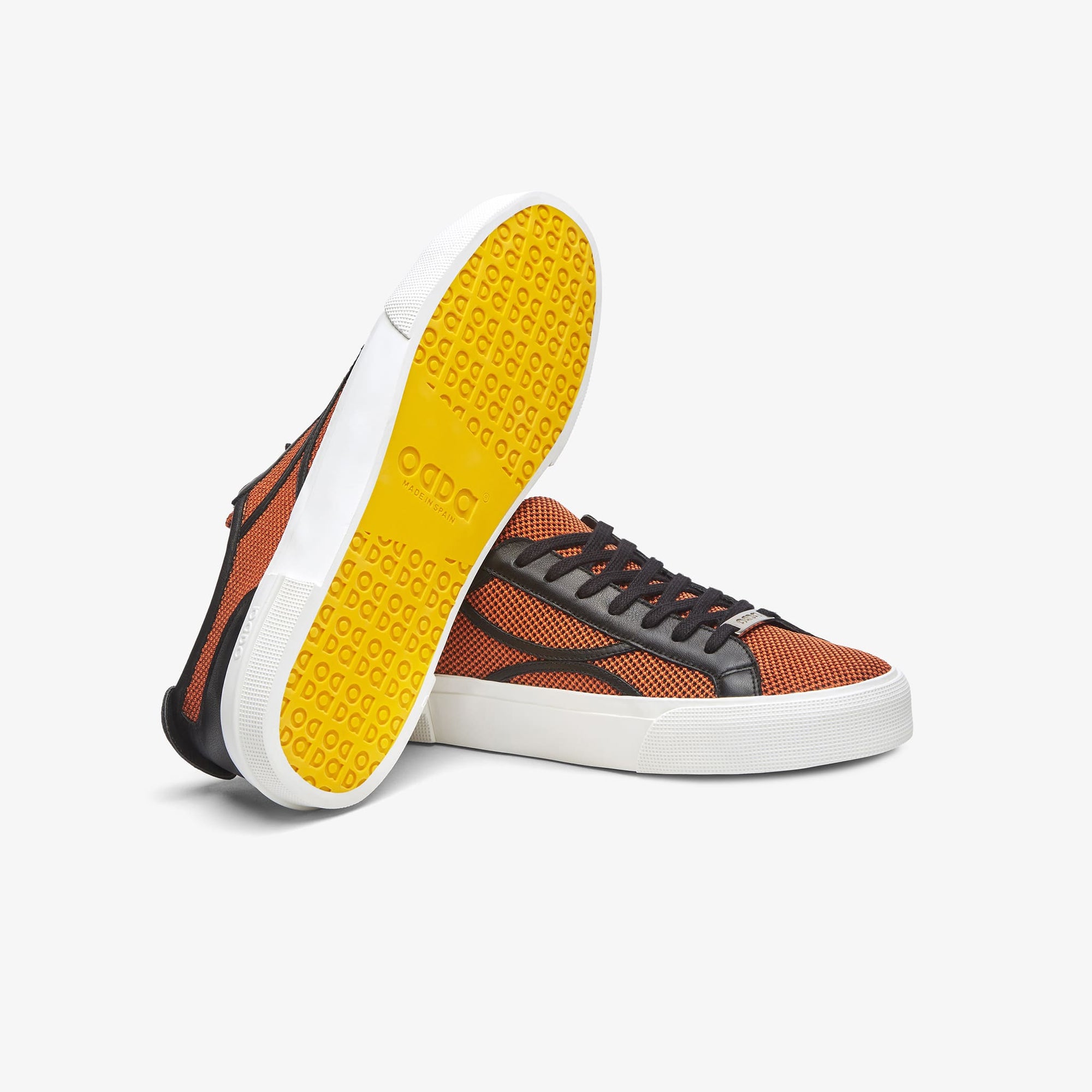 Zapatillas negras y naranjas para mujer y hombre Untitled 7 suela