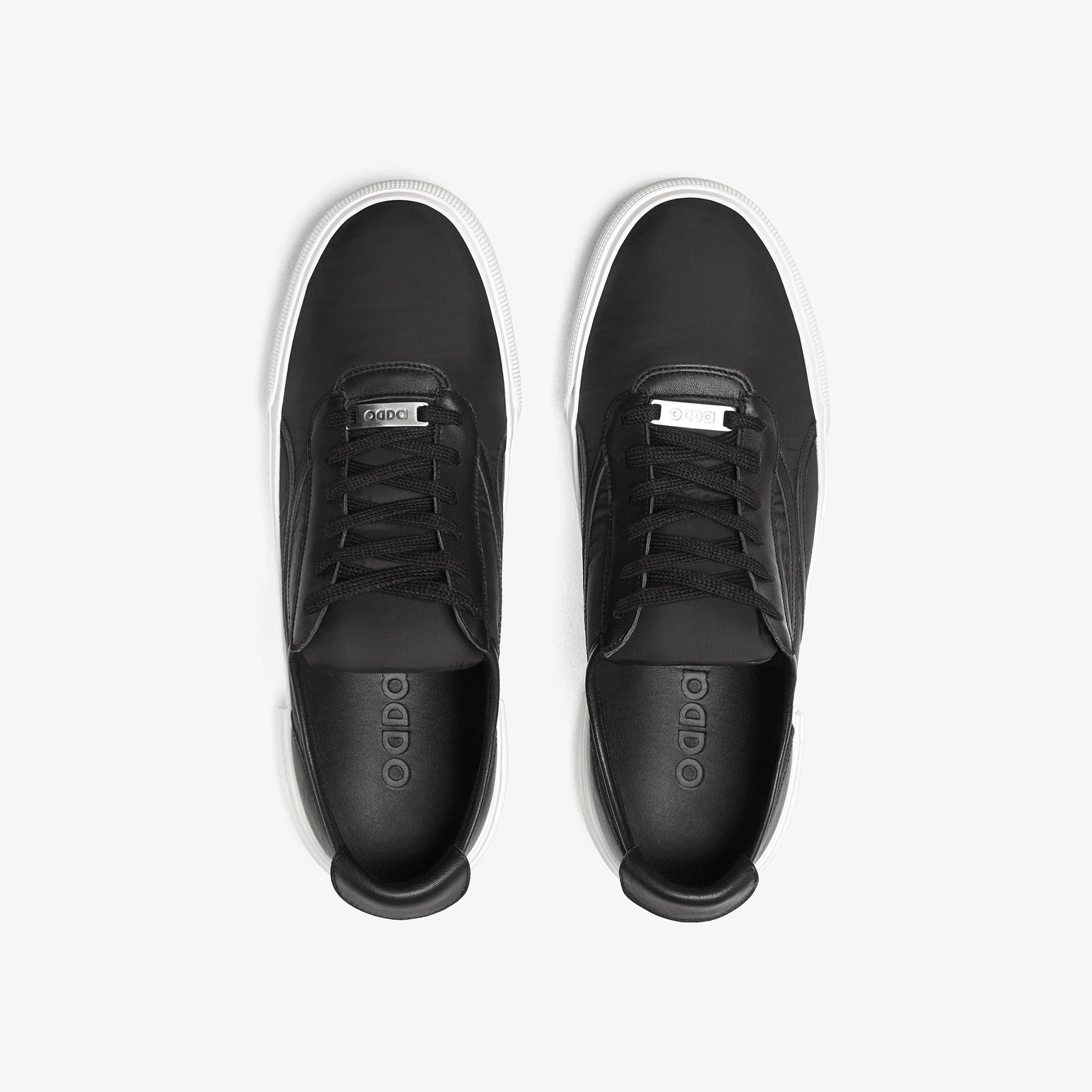 Sneakers negras elegantes unisex Untitled 4 cenital