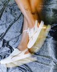 Stylish sneakers for men and women Nova